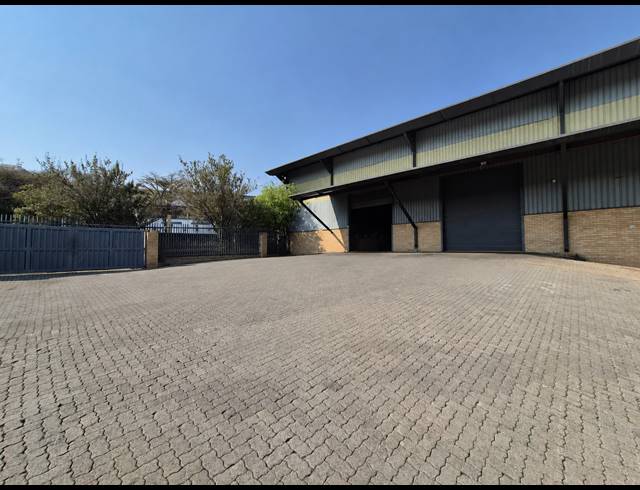 920M² WAREHOUSE TO LET IN LONGMEADOW